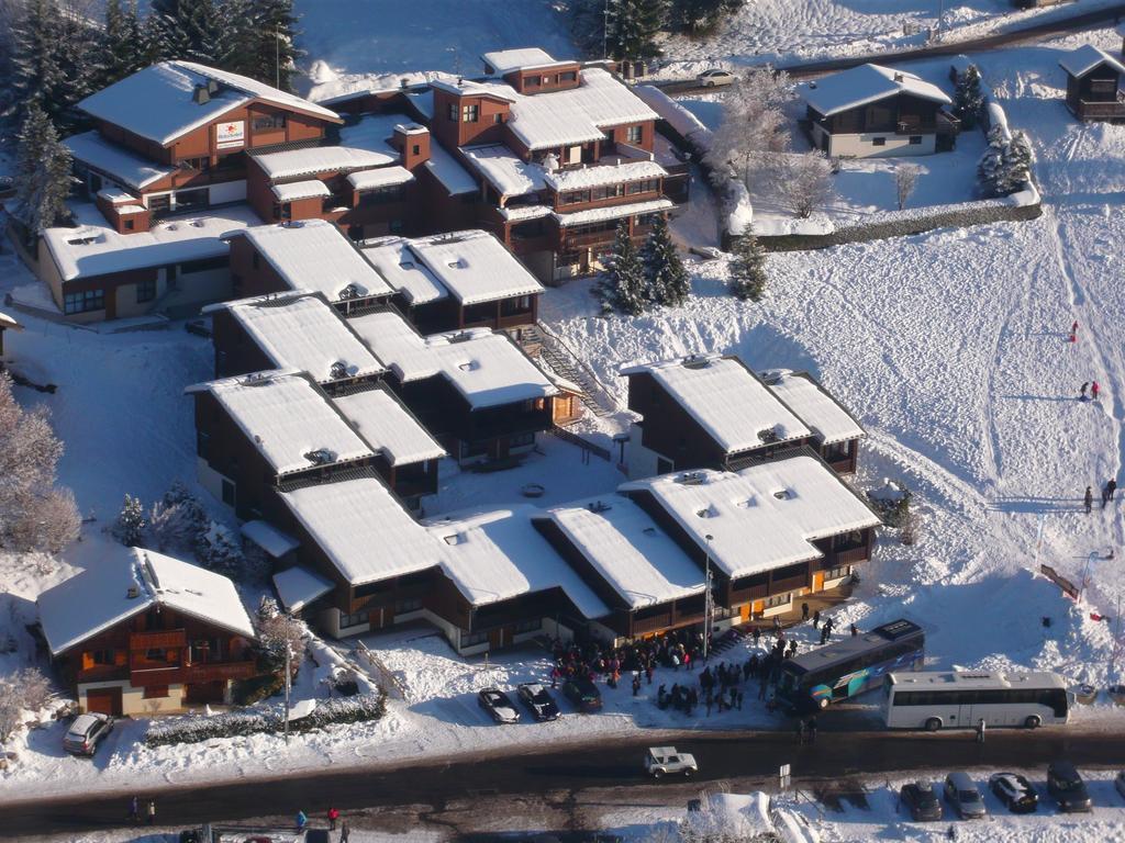 Village De Vacances Les Flocons Verts Les Carroz d'Arâches Exterior foto